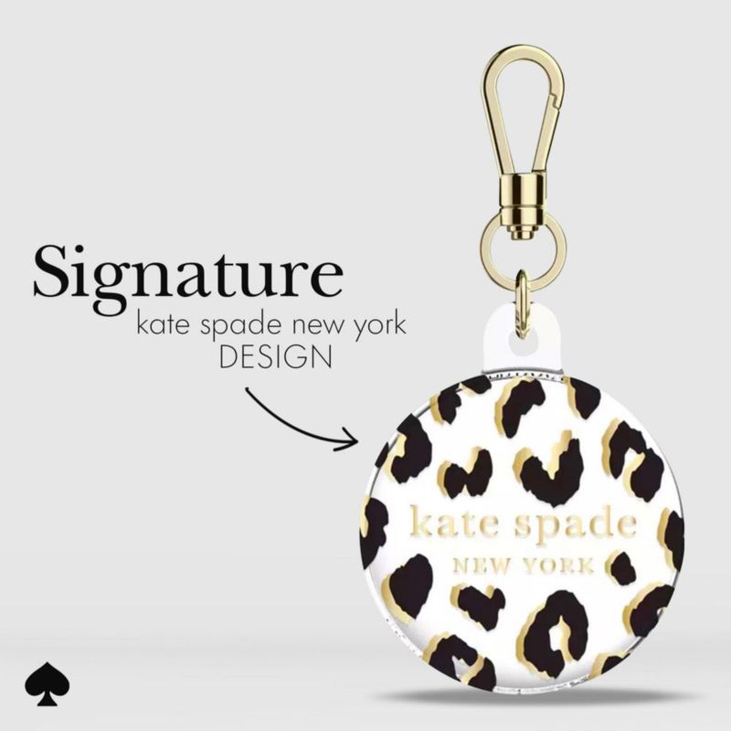 Llavero Kate Spade New York AirTag City Leopard con clip de anillo dorado