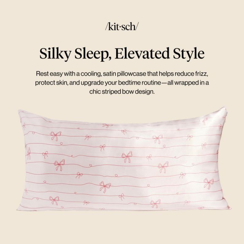 Funda de almohada Kitsch King a rayas con lazos satén con cremallera