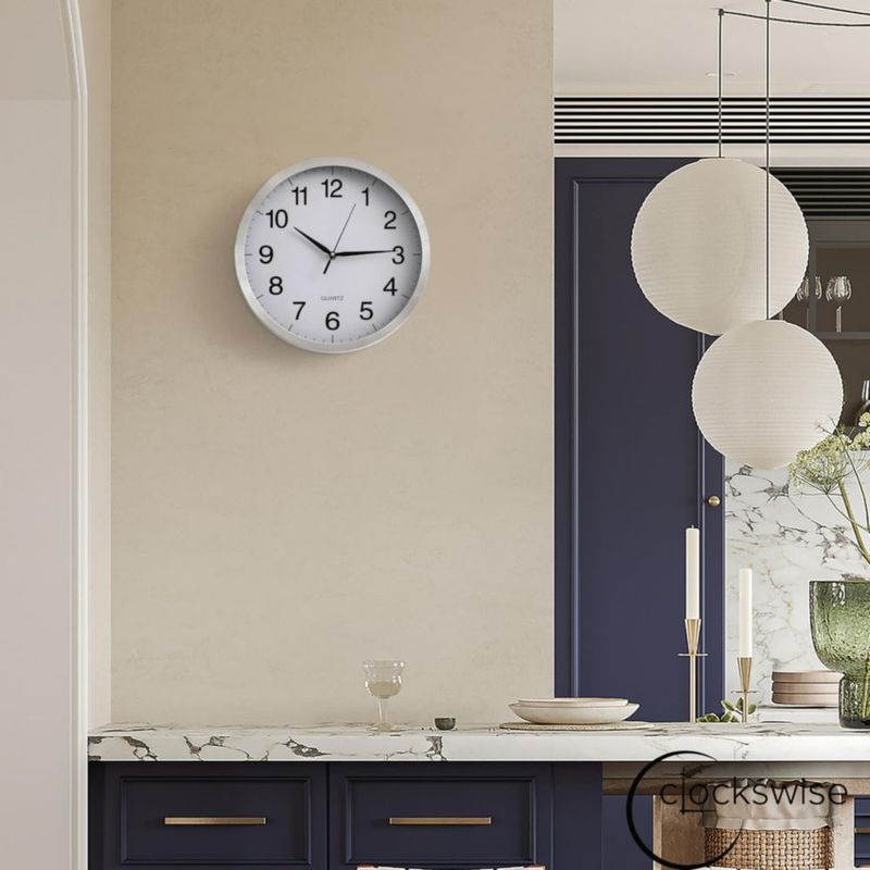 Reloj de pared redondo de 25 cm Clockswise con movimiento de cuarzo silencioso