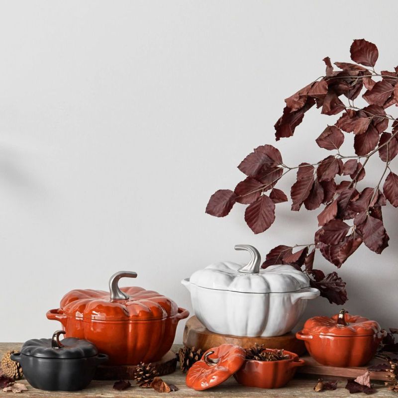 Olla Holandesa STAUB 35 L Diseño Calabaza Blanco con Perilla de Acero Inoxidable