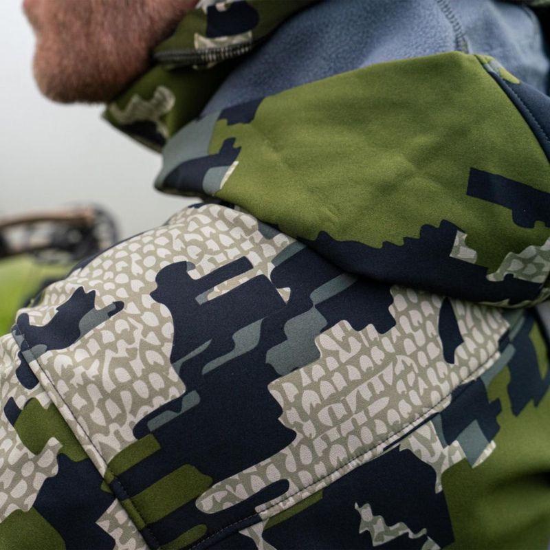 Chaqueta Softshell KUIU Guide PRO con Capucha Resistente al Viento y al Agua