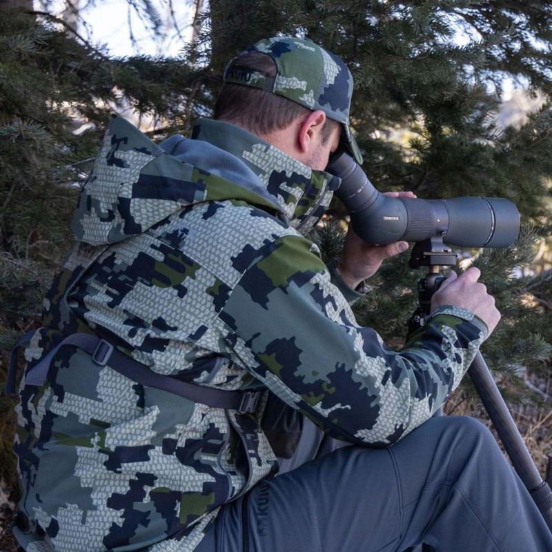 Chaqueta Softshell KUIU Guide PRO con Capucha Resistente al Viento y al Agua