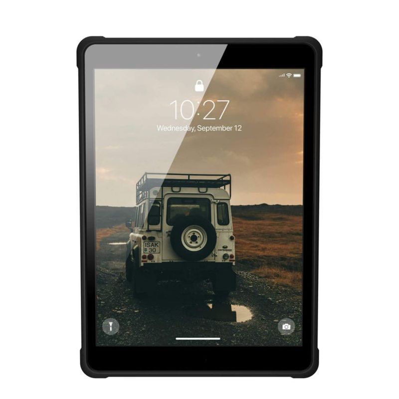 Funda para iPad URBAN ARMOR GEAR 26 cm negra con correa de mano