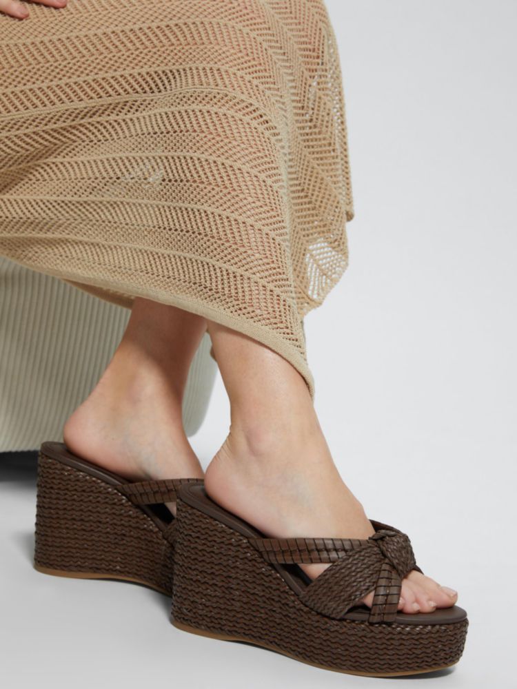 Sandalia GUESS Eveh Cuña Marrón 210 Talla 10