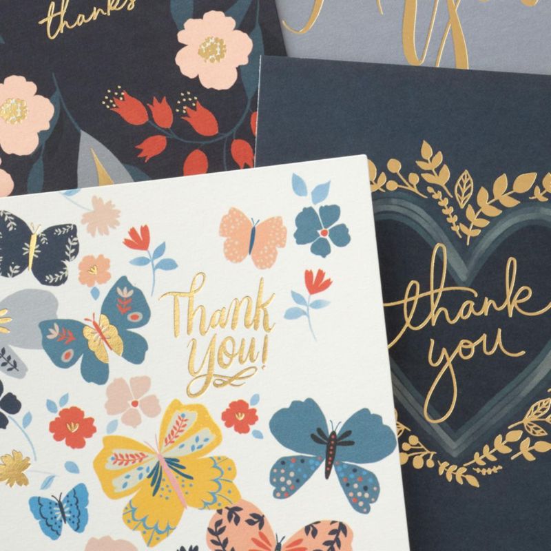 Tarjetas de agradecimiento Hallmark 48 unidades con corazones y flores metalizados