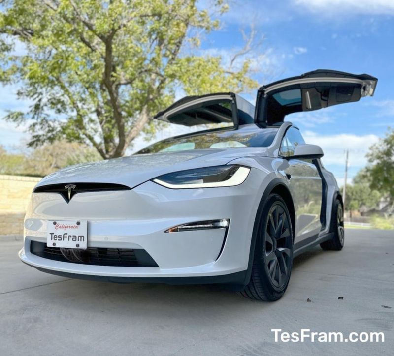 Soporte para placa de matrícula TesFram Tesla Model X 2022‑2024