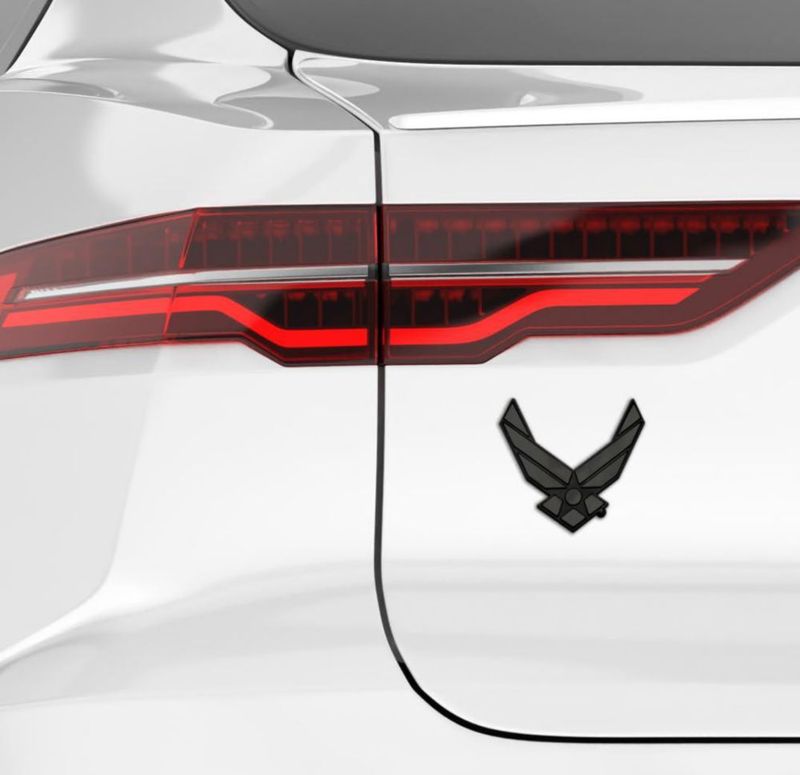 Emblema para coche NJECT Alas Blackout 8 cm (Fuerza Aérea de EE. UU.)