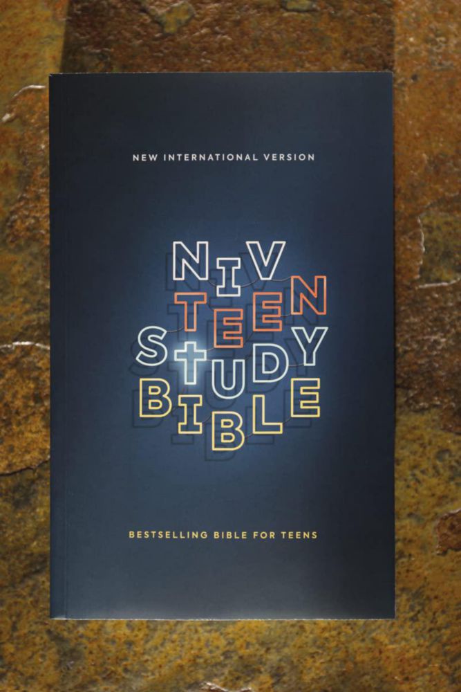 Biblia de Estudio NVI para Adolescentes HarperCollins (Tapa Blanda)