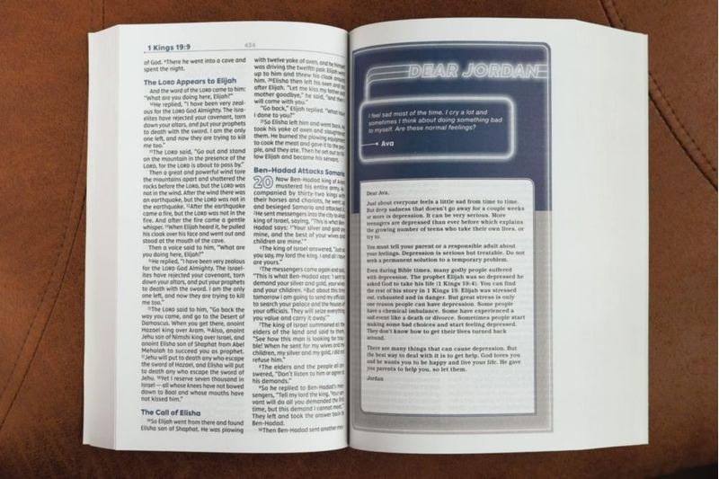 Biblia de Estudio NVI para Adolescentes HarperCollins (Tapa Blanda)