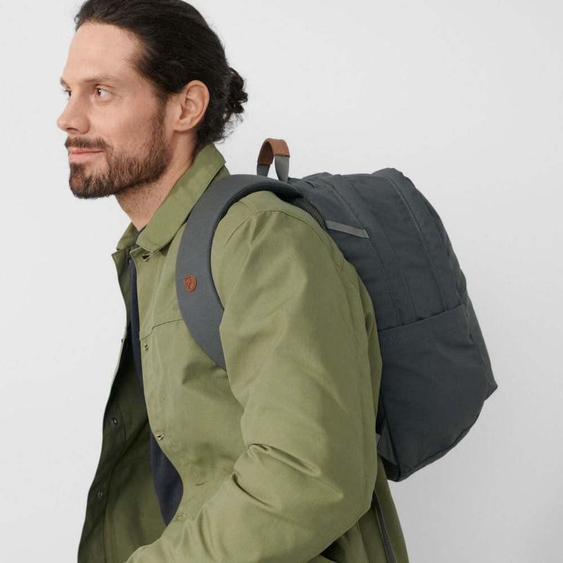 Mochila Fjällräven Raven 20 Basalt para ordenadores portátiles de hasta 15 pulgadas