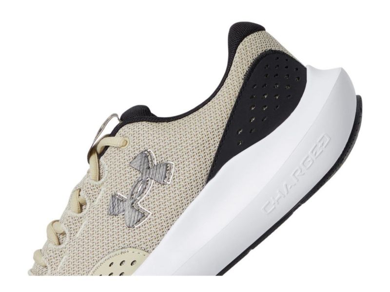 Zapatilla deportiva Under Armour Charged Surge 4 Caqui/Negro Talla 13