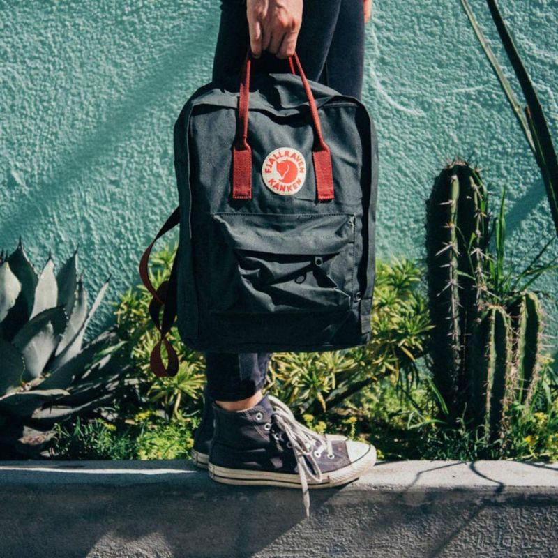 Mochila Fjällräven Kanken Rainbow Negro‑Arcoíris