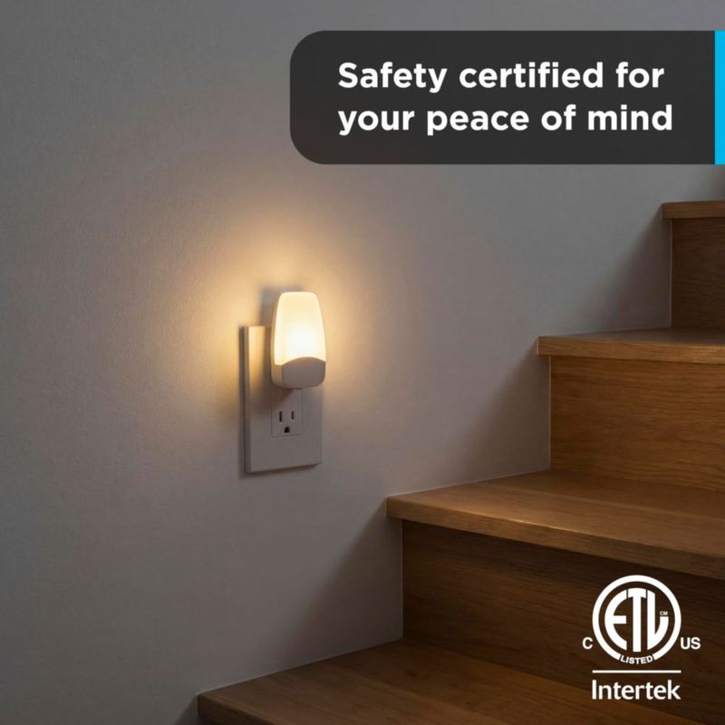 Luz nocturna GE pack de 4 con sensor crepúsculo‑a‑amanecer luz blanco cálido