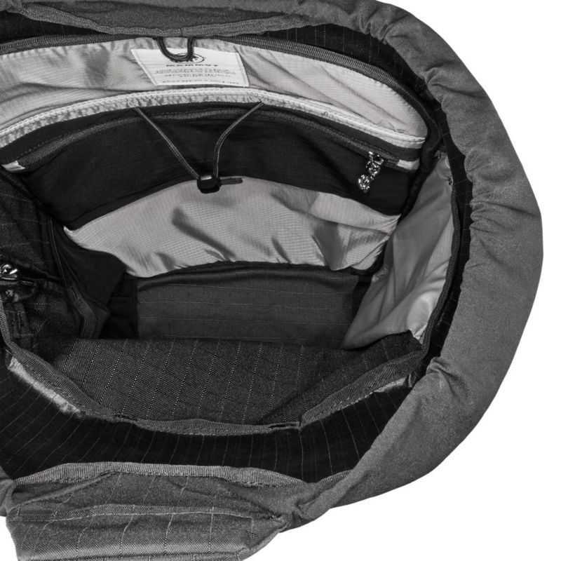 Mochila Mammut Tall 24 L Negra Casual