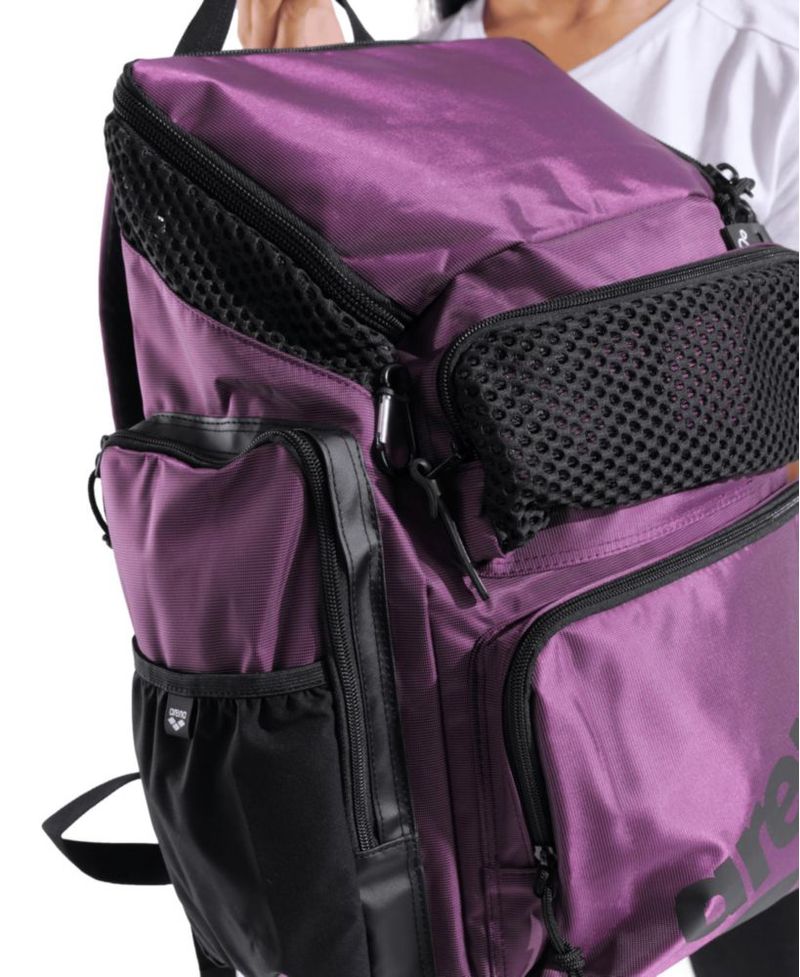 Mochila deportiva ARENA 45L color púrpura ciruela