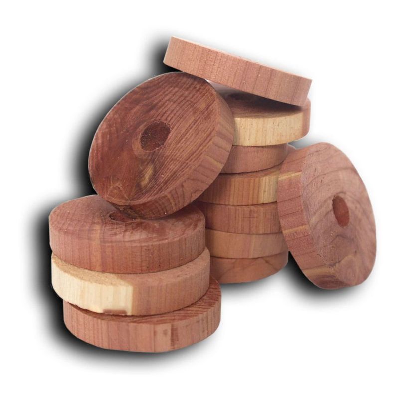 Paquete de 6 anillos de cedro Household Essentials antipolillas naturales