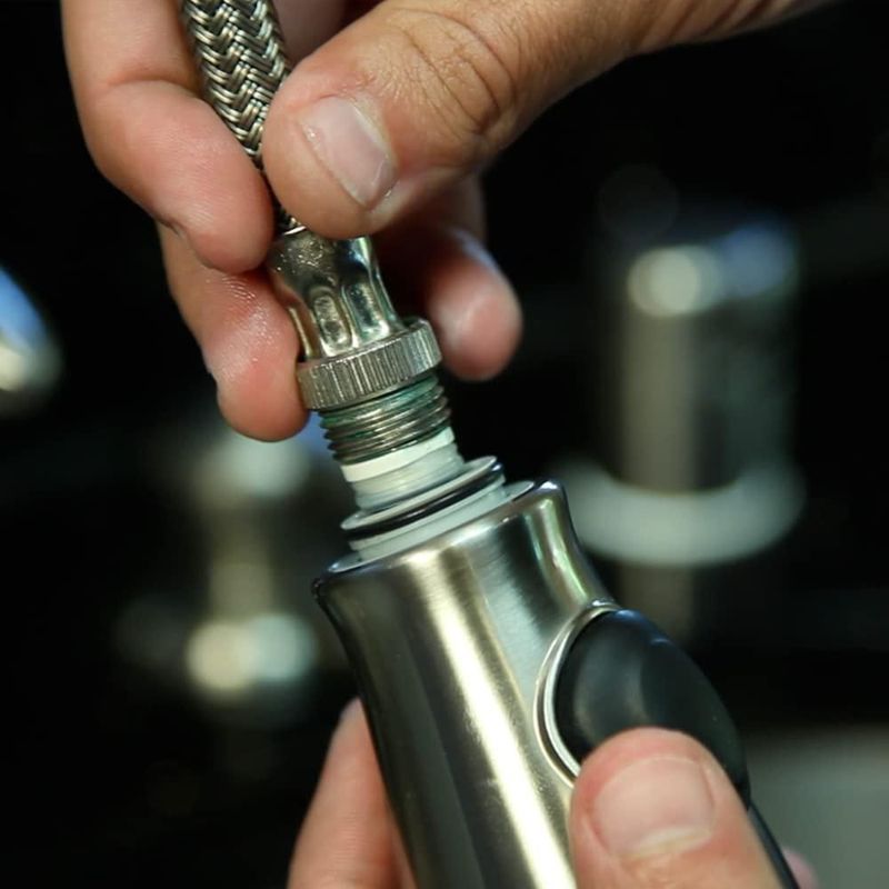 Cabezal rociador desplegable Danco Smart Spray para grifo de cocina