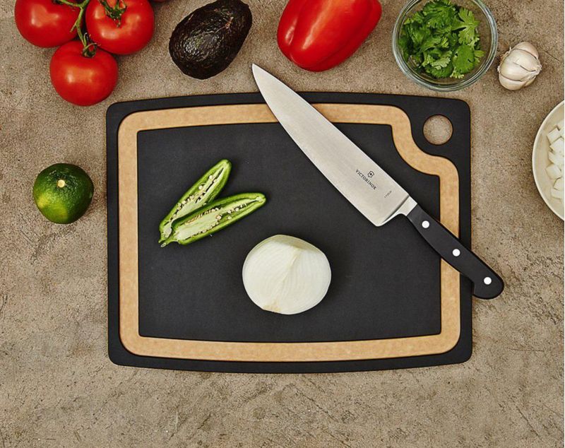 Tabla de cortar Epicurean Gourmet Series 37 x 29 cm color pizarra y color natural