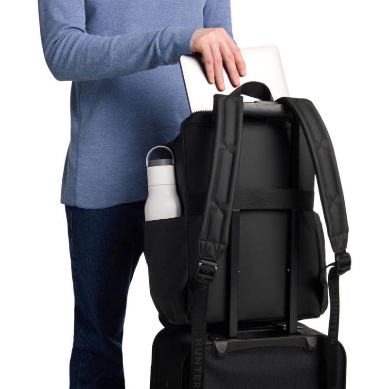 Mochila Hunter Grande 34x18x39 cm Negro Liso