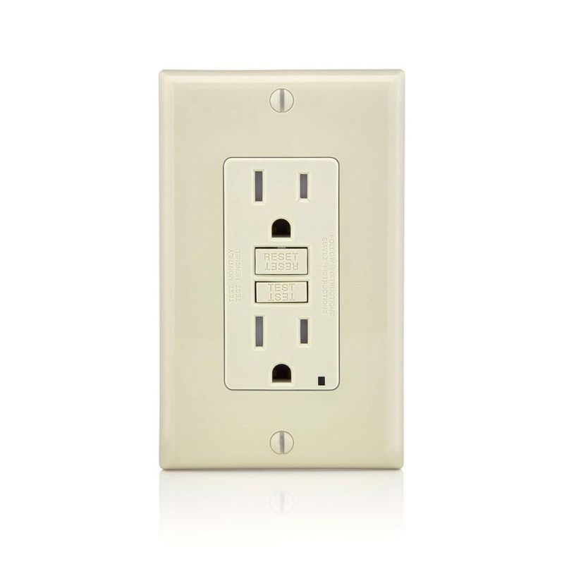 Enchufe eléctrico Leviton GFTR1-3T 15A Smart GFCI paquete de 3