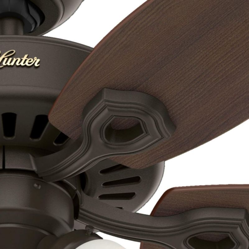 Ventilador de techo Hunter de 42 pulgadas con cadena de luz LED para interiores color bronce