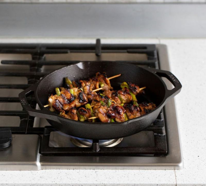Grill Pan Lodge 12 de hierro fundido con doble asa color negro