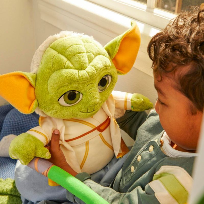 Peluche Star Wars Master Yoda de 34 cm con bata Jedi para niños mayores de 3 años
