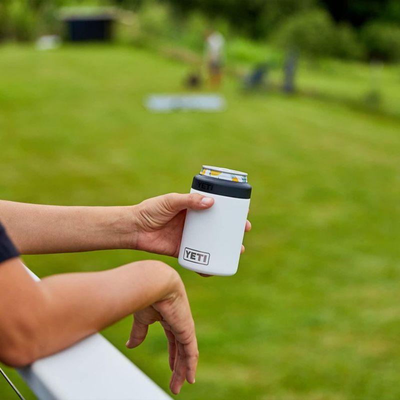 Aislante para latas YETI Rambler Colster (355 ml) color blanco