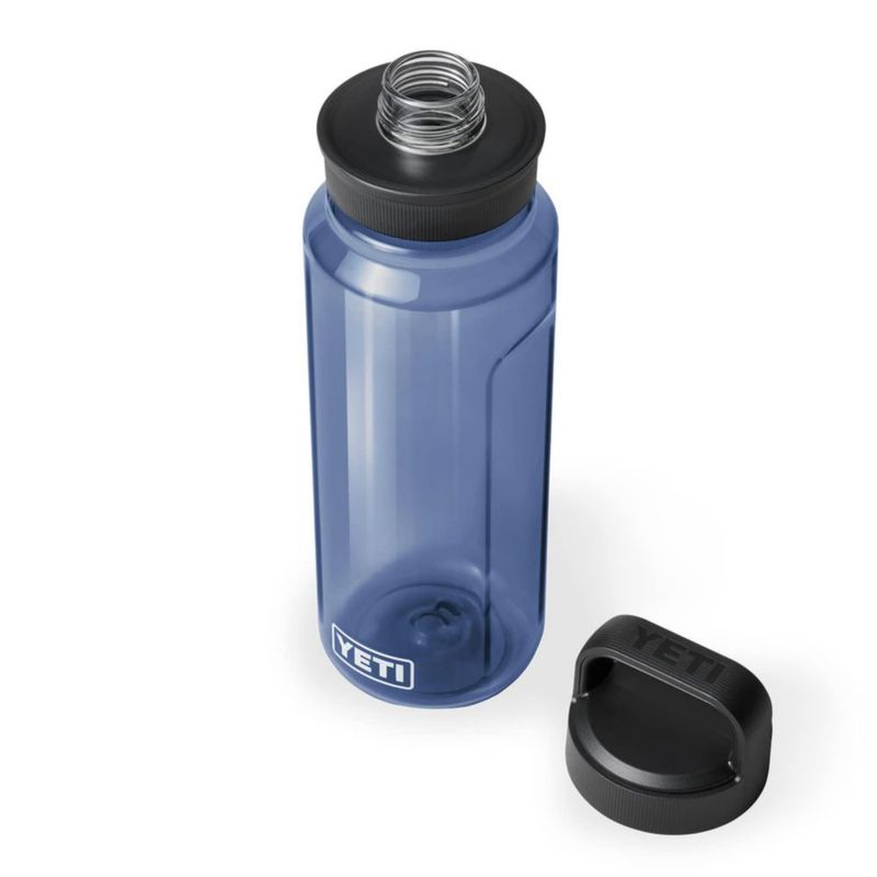 Botella de agua Yeti Yonder de 1 litro y 1000 ml color azul marino con tapa Yonder Chug