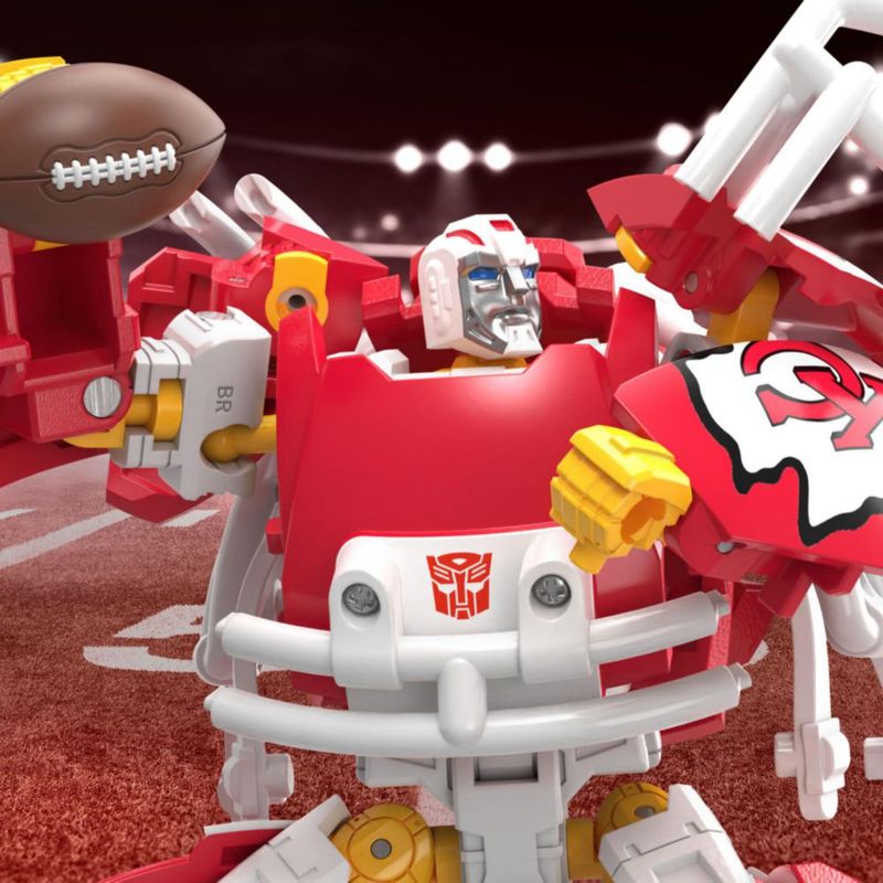 Figura de Acción Transformers KC-59 NFL Chiefs Robot 14 cm