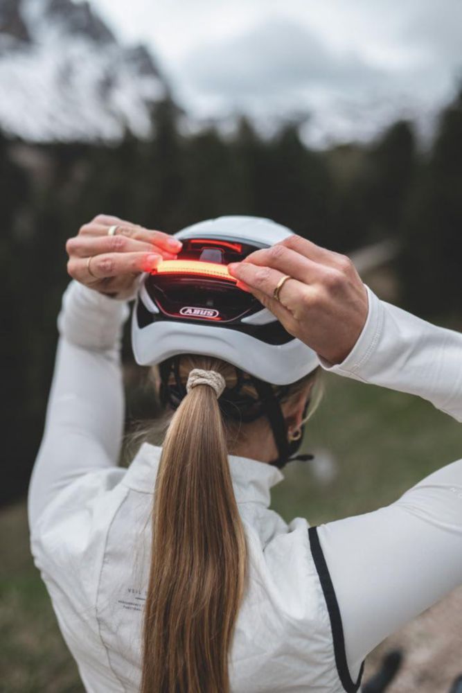 Casco de bicicleta ABUS Taipan LED Gravel talla L color Como Blue