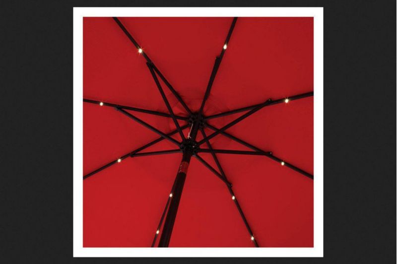 Sombrilla LIVING ACCENTS roja inclinable de 274 cm