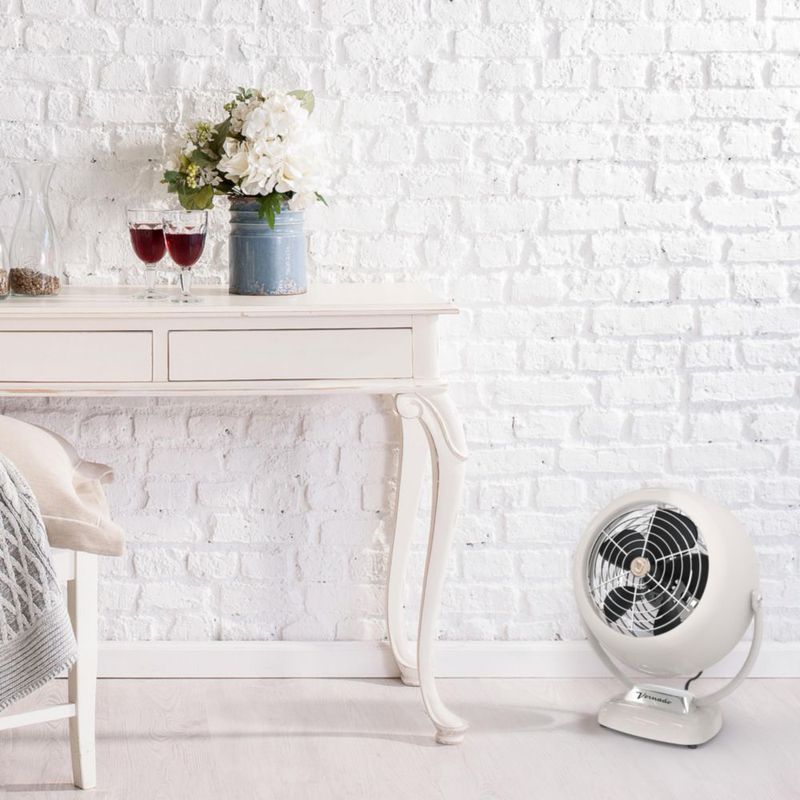 Circulador de aire Fan Vornado VFAN vintage retro metálico blanco