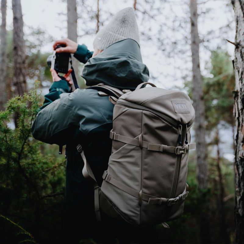 Mochila YETI Ranchero 27 L paquete utilitario para todo el día color oliva