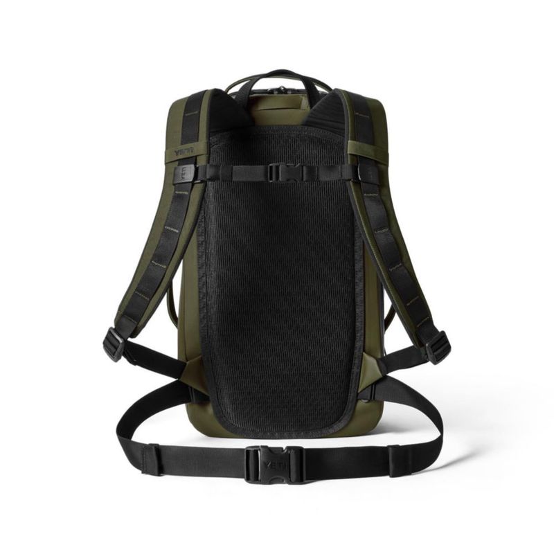Mochila YETI Cayo 25 L resistente a la intemperie durante todo el día color oliva