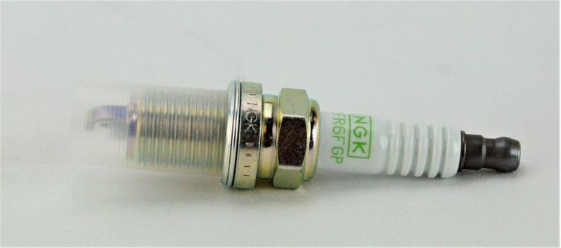 Bujías NGK ZFR6FGP (paquete de 4)