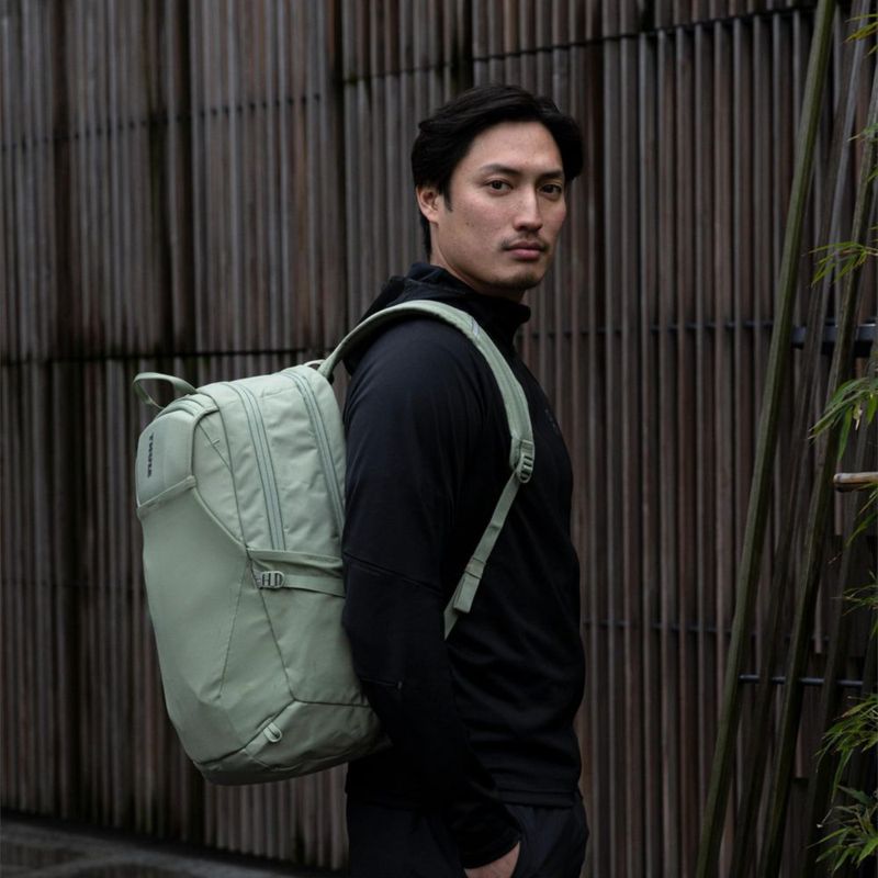 Mochila Thule EnRoute 26 L para portátil de 17 pulgadas y tablet de 11 pulgadas