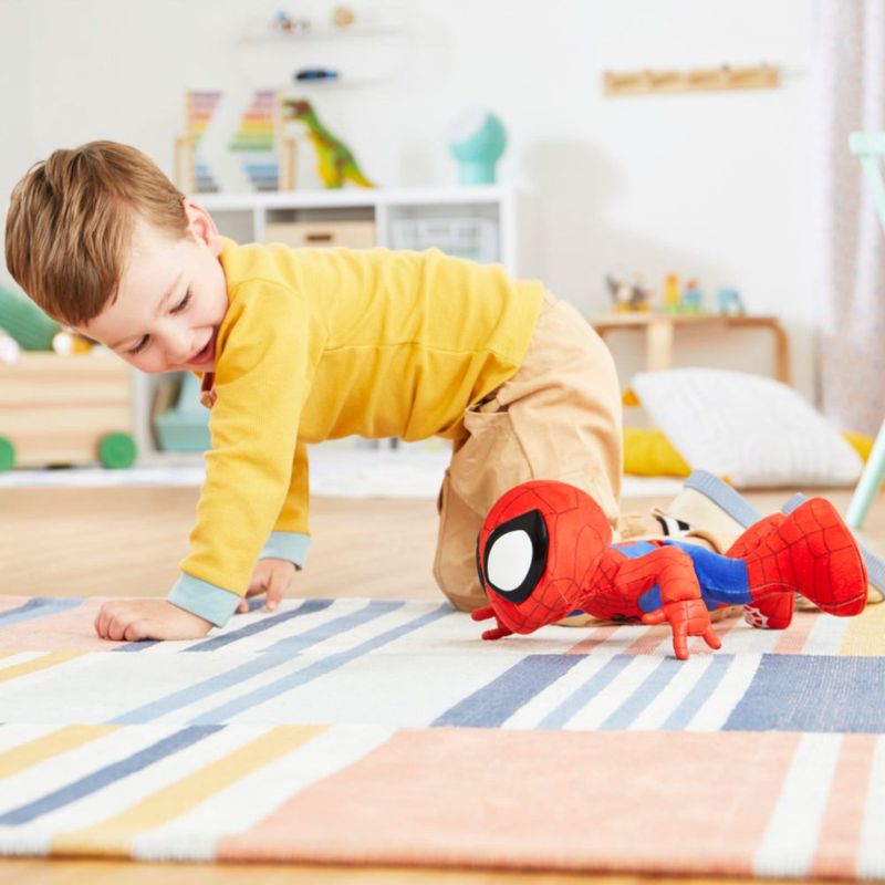 Peluche SAF Dance N Crawl Spidey con sonidos y frases
