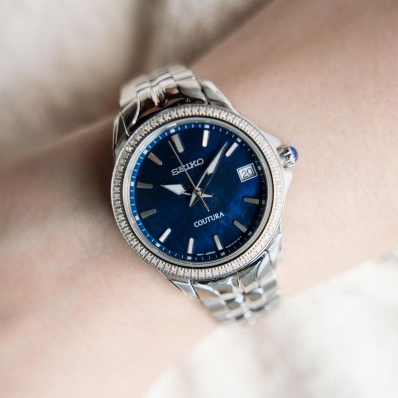 Reloj SEIKO para Mujer SUR591 Coutura Adorno de Diamantes Caja de Acero Inoxidable Azul