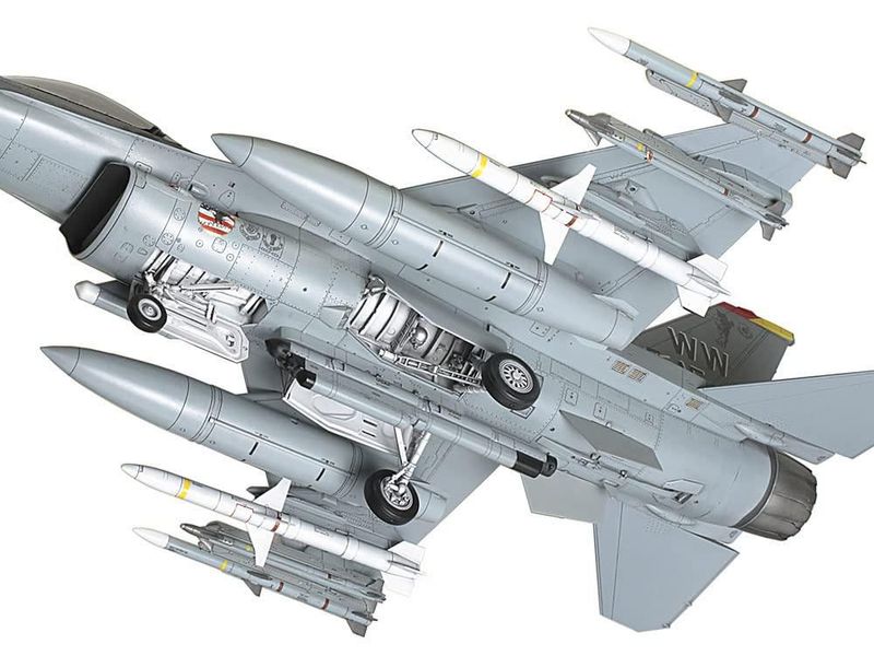 Kit de modelo TAMIYA F-16CJ 1/48 de avión de plástico
