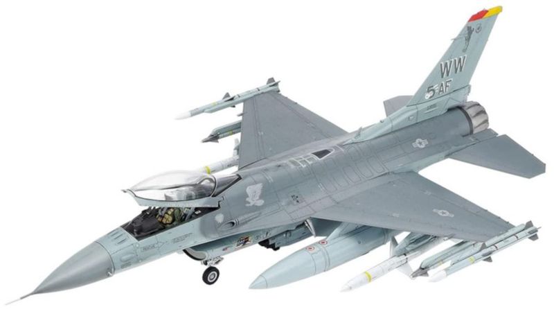 Kit de modelo TAMIYA F-16CJ 1/48 de avión de plástico