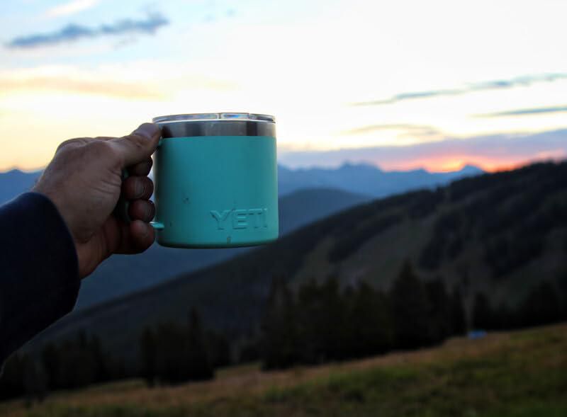 Taza YETI Rambler de espuma marina de acero inoxidable con aislamiento al vacío de 400 ml