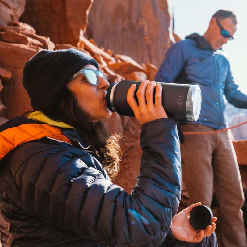 Botella YETI Rambler 1.06L de acero inoxidable con aislamiento al vacío