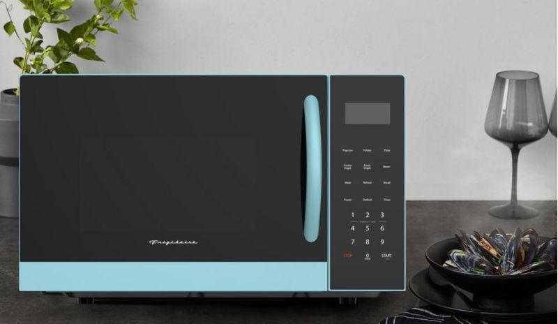 Horno microondas Frigidaire EMW953BLU 09 pies cúbicos 900 W azul