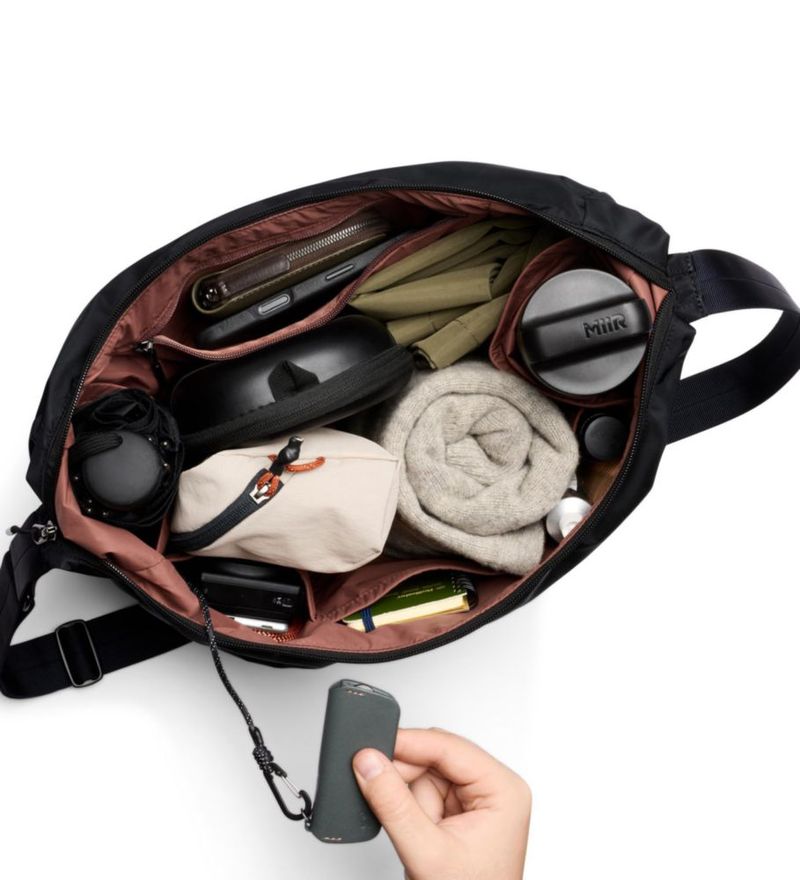 Bolso bandolera Bellroy Laneway 12 L Ink