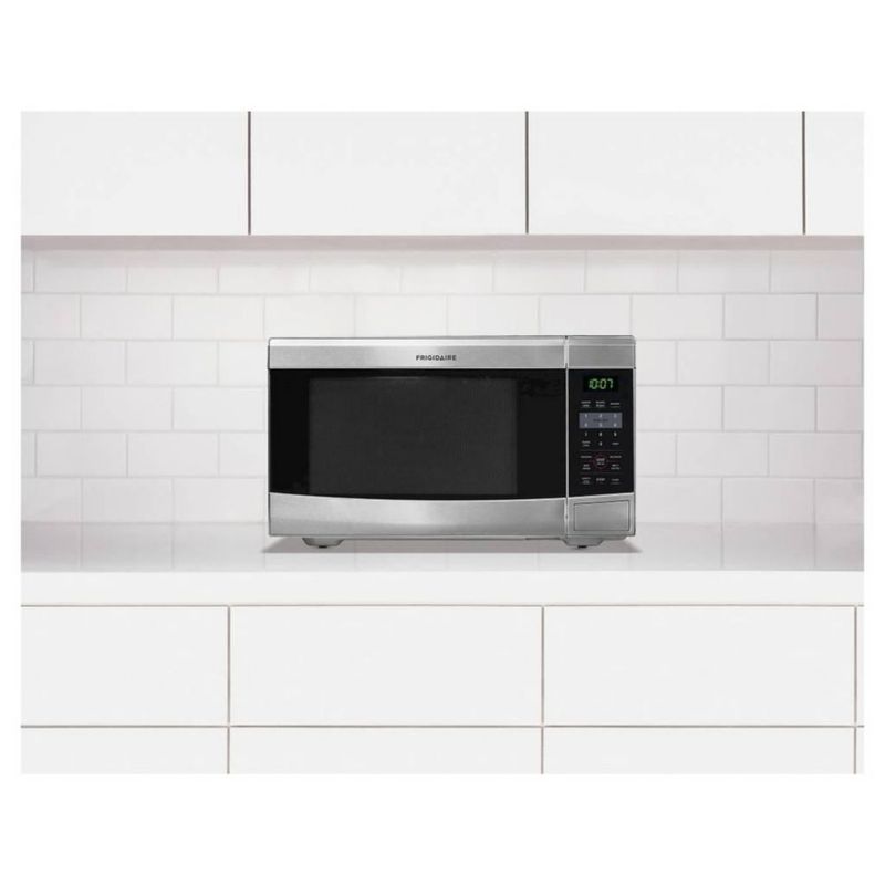 Horno microondas Frigidaire FFCM1134LS de 1.1 pies cúbicos para encimera
