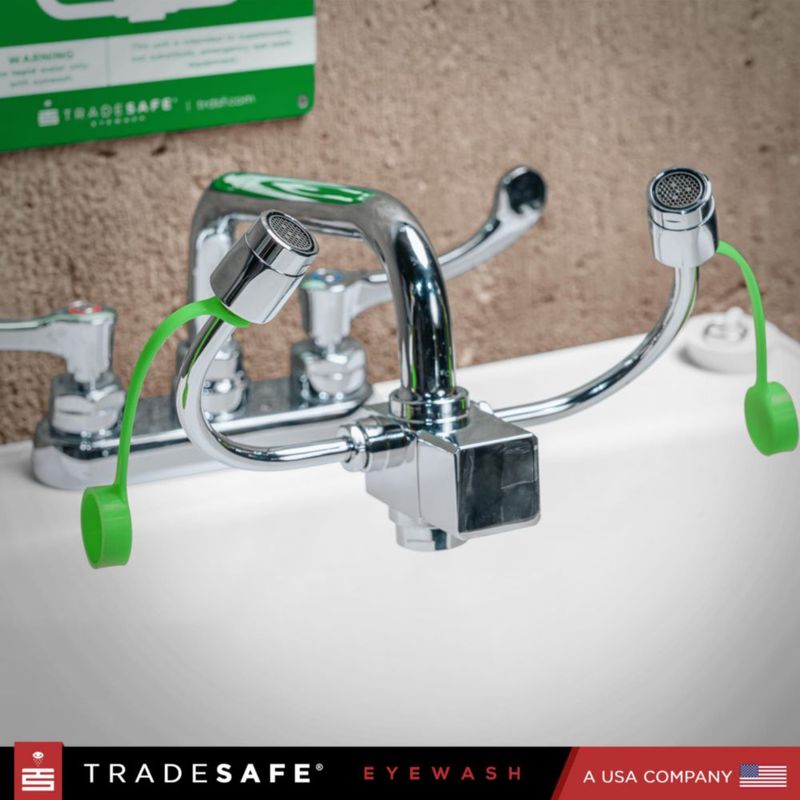 Estación de lavado de ojos TRADESAFE de montaje en grifo – aprobada por OSHA