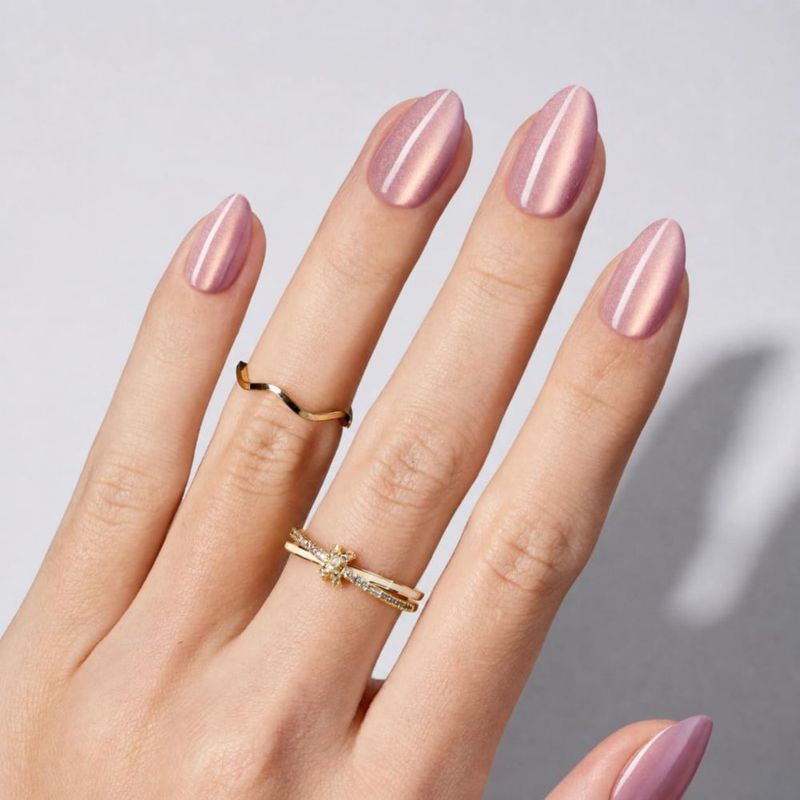 Kit de uñas postizas de gel beetles forma almendra corta y acabado brillante