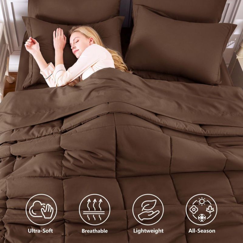 Juego de Edredón CozyLux Queen 7 Piezas Marrón