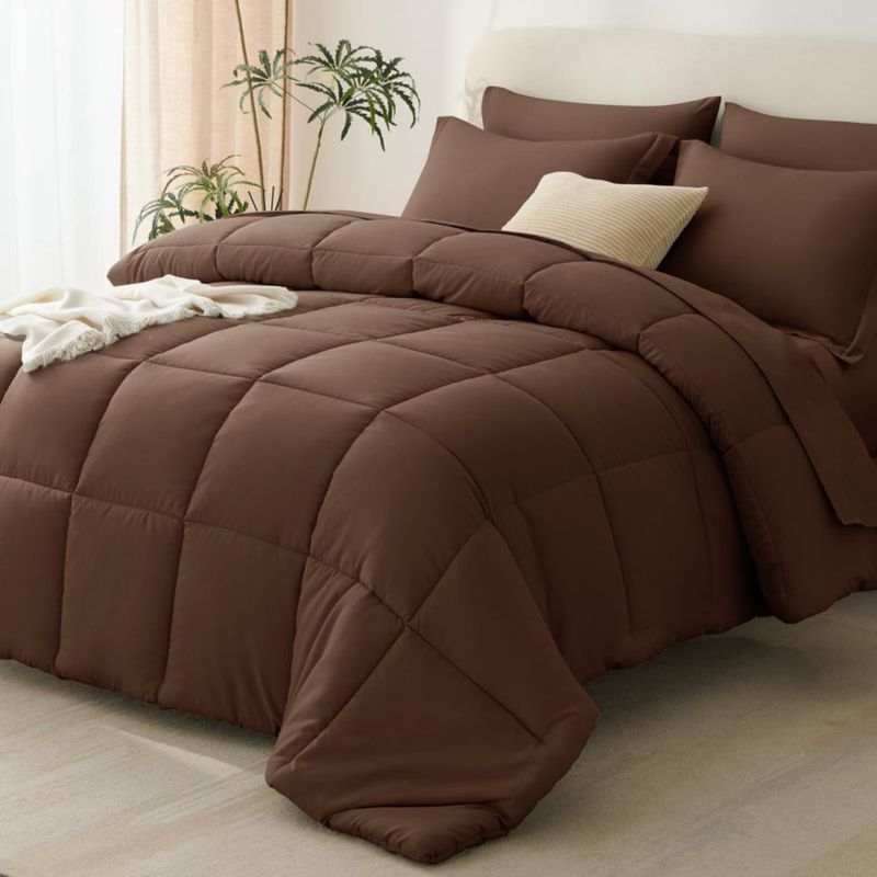 Juego de Edredón CozyLux Queen 7 Piezas Marrón